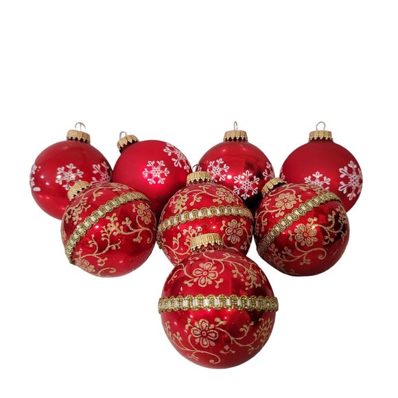 Vintage glass traditional red ornaments gold and white details and snowflakes - Picture 8 of 8